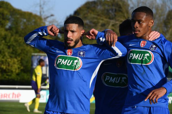 La déception des joueurs de Saumur. Revenus au score ils se inclinés, mais sortent la tête haute de la Coupe de France.