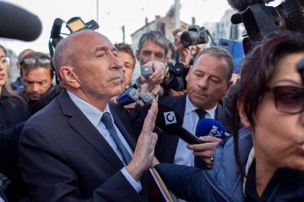 Gérard Collomb à son arrivée à la gare de Lyon-Perrache le 3 octobre dernier après sa démission du poste de ministre de l'intérieur