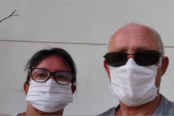 Annie et Philippe, bloqués en Thaïlande, en pleine épidémie de coronavirus,  essaient désespérément de rentrer en France.