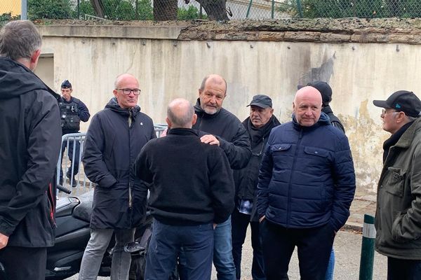 Ce dimanche 4 décembre, deux militants nationalistes, dont Pierre Paoli, sont sortis libres de garde à vue.