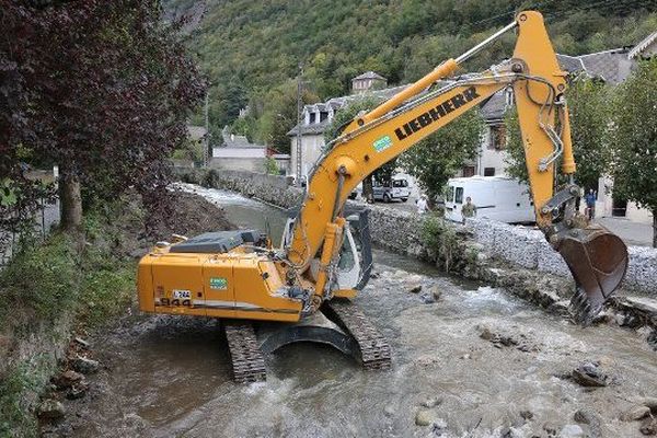 La Pique a dû être curée suite aux inondations de lUCHON en 2013