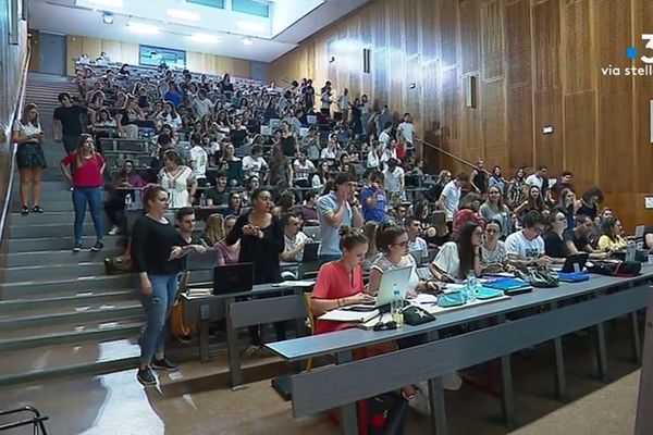 ILLUSTRATION/ Les étudiants en première année de médecine à Corte, en 2018. Avant l'épidémie. 