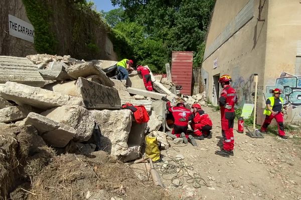 Des équipes de 10 pays européens ont simulé la recherche de victimes avec de nouveaux outils.