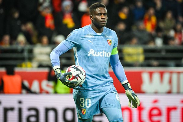 Brice Samba, portier du RC Lens, pourrait quitter le club pour rejoindre Rennes.