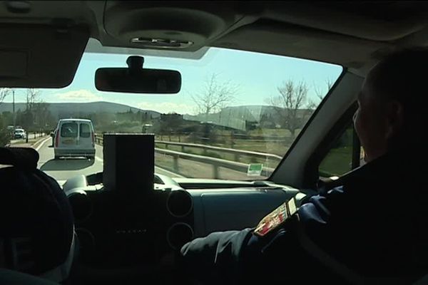 Sur la route de Vallon-Pont d'Arc, avec les gendarmes de l'Escadron Départemental de Sécurité Routière (EDSR) d'Aubenas