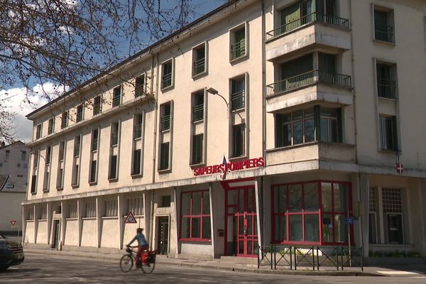 Construite en 1958, la caserne des pompiers d'Annecy (Haute-Savoie) va être rasée et reconstruite au même endroit d'ici 2027.