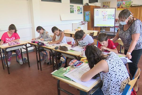 Six élèves de CM1 et CM2 d'Argentat participent pour cette première semaine de vacances à l'opération "école ouverte"