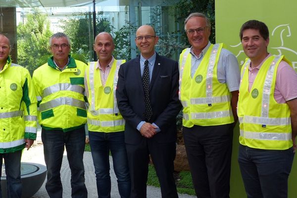 Christophe de Ballore, président de l'Orne, et Jérôme Nury, vice-président, aux côté de Marc Pradal, PDG de la société Kiplay