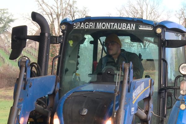 Alexandre Clare, de la coordination rurale, amènera 15 tonnes de fumier pour bloquer l'A20 le 26 janvier.