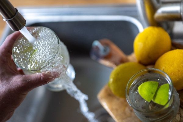 Un robinet ouvert pendant une minute consomme 15 litres d'eau.