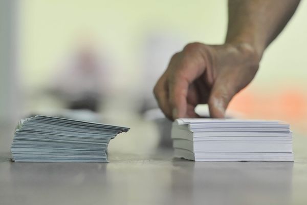 Les bulletins de vote de la candidate Stéphanie Alarcon (RN) avaient été livrés vendredi 5 juillet mais ont disparu.