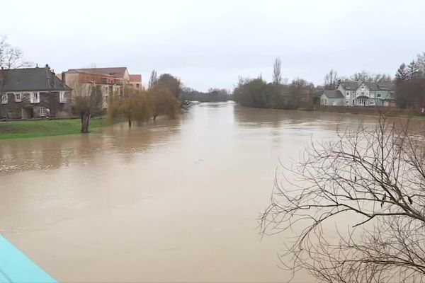 À Louhans (Saône-et-Loire), la Seille atteignait ce matin 1,53m.