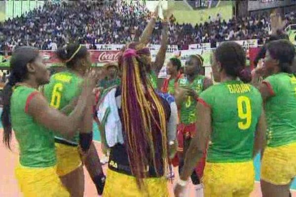 Les joueuses africaines du VBC Chamalières à Nairobi en juin 2015 participent à la Coupe d'Afrique.