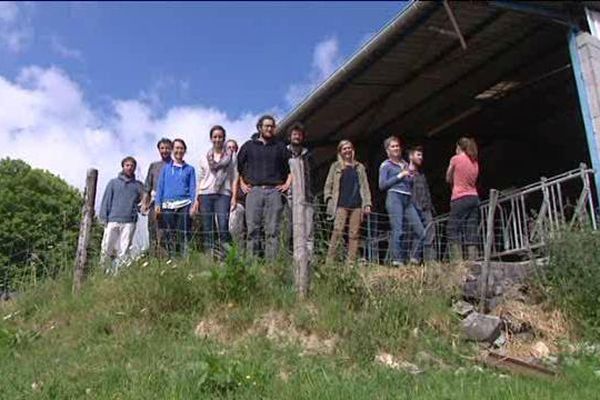 Sur les onze futurs agriculteurs de la Tournerie, à Coussac-Bonneval en Haute-Vienne, aucun n'est originaire de la région. Mais c'est ici qu'ils ont trouvé un lieu accueillant pour leur projet. 