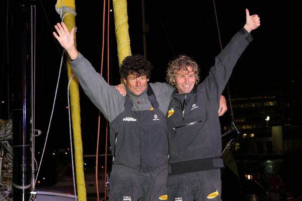 84 jours et 5 h 50 de course : Bernard Stamm et Jean Le Cam remportent la Barcelona World Race