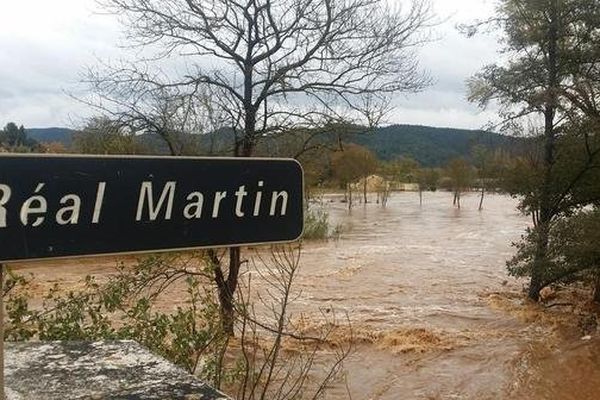 Var 5 Personnes Dont Un Nourrisson De 10 Mois Helitreuillees A Roquebrune Sur Argens