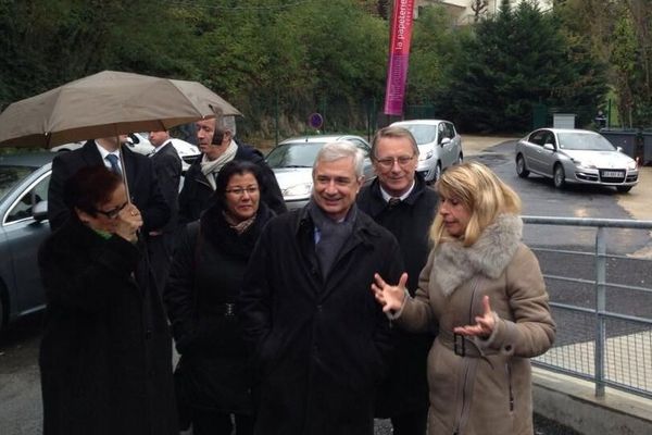 Claude Bartolone, président de l'Assemblée Nationale, accueilli ce matin à Uzerche par la députée PS Sophie Dessus