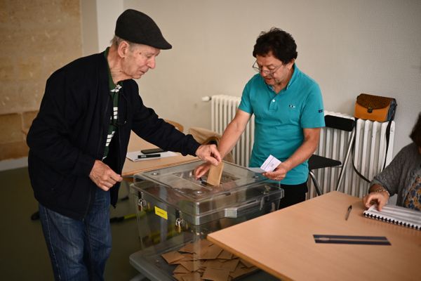 Un bureau de vote lors des élections européennes du dimanche 9 juin 2024