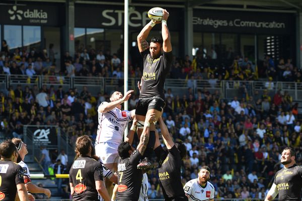 Le néo-zélandais Victor Vito (ici lors d'un match de Top14 en avril 2017) est nommé pour le titre de "meilleur joueur de Top14" pour la prochaine Nuit du Rugby