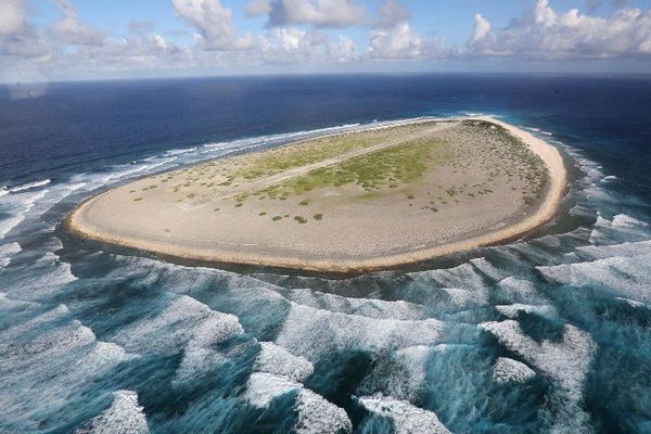 L'île Tromelin,1 km² au large de Madagascar, le château des Ducs de Bretagne ouvre une exposition "Tromelin l'île des esclaves oubliés", ou, comment 15 ans plus trad, à la suite d'un naufrage, le chevalier Tromelin retrouvera 8 des 80 esclaves abandonnés