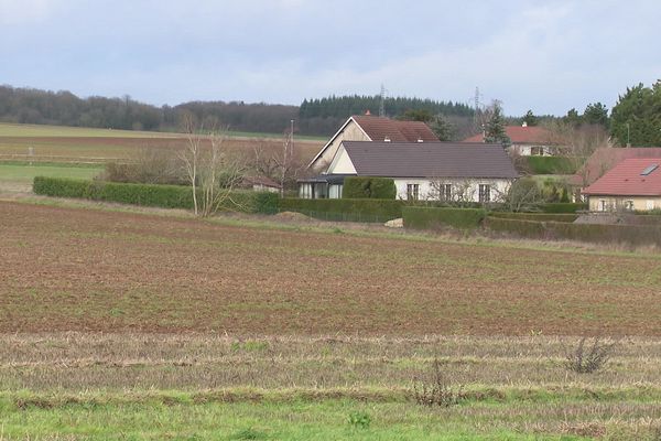 En Bourgogne, beaucoup de zones résidentielles jouxtent des champs cultivés