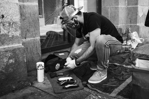 Après le déconfinement, Kevin Ortega, coiffeur au grand coeur, a fait sa première maraude dans les rues nantaises le jeudi 14 mai. 