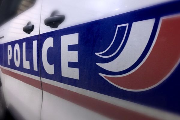 Des policiers ont été menacés lors d'une intervention à Gerzat, près de Clermont-Ferrand, par un homme armé, dimanche 27 décembre. 