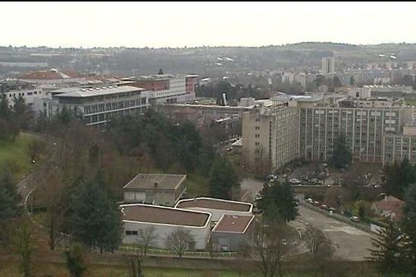 Le centre hospitalier Lyon-sud a formé les premiers infirmiers.