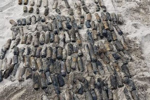 Près d'une tonne et demi d'obus ont été détruites sur la plage de l'Espiguette, dans le Gard - 4 avril 2019