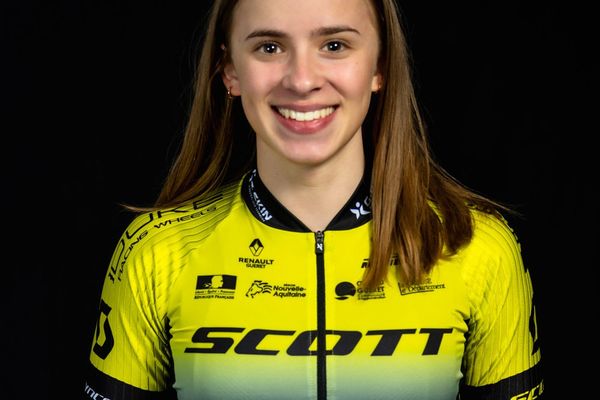 Lilou Fabrègue, de l'équipe Creuse Oxygène, l'une des deux cyclistes limousines sélectionnées pour les Championnats du Monde de cyclo-cross.