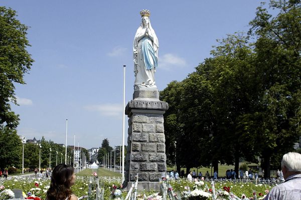 Quinze statues d'1,50 mètre de haut ont été envoyées en Irak pour remplacer celles détruites par Daesh.