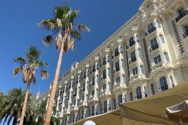 La façade du palace Carlton à Cannes.