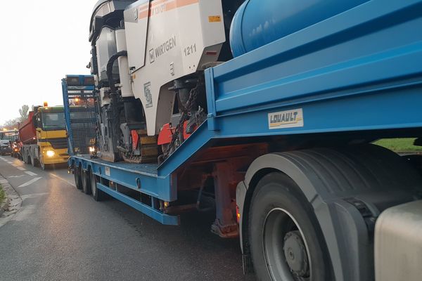 La fédération nationale des travaux publics a appelé au blocage des préfectures de Champagne-Ardenne. Ici à Reims.