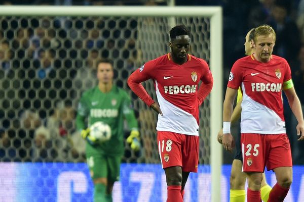 Soualiho Meité à gauche et  Kamil Glik à droite le 6 décembre 2017 lors du match AS Monaco-Porto.