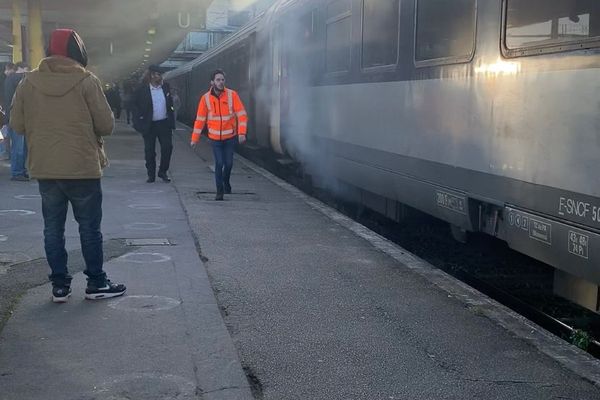 Un départ Paris-Limoges annulé pour cause de dégagement de fumée sous des wagons ce dimanche 4 février 2024.