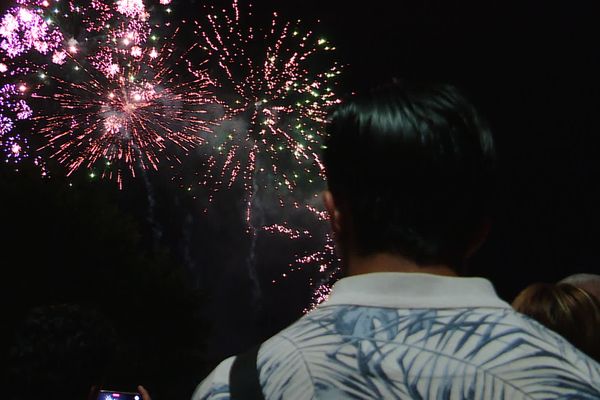 Des milliers de personnes ont assisté au feu d'artifice samedi 17 juin 2023