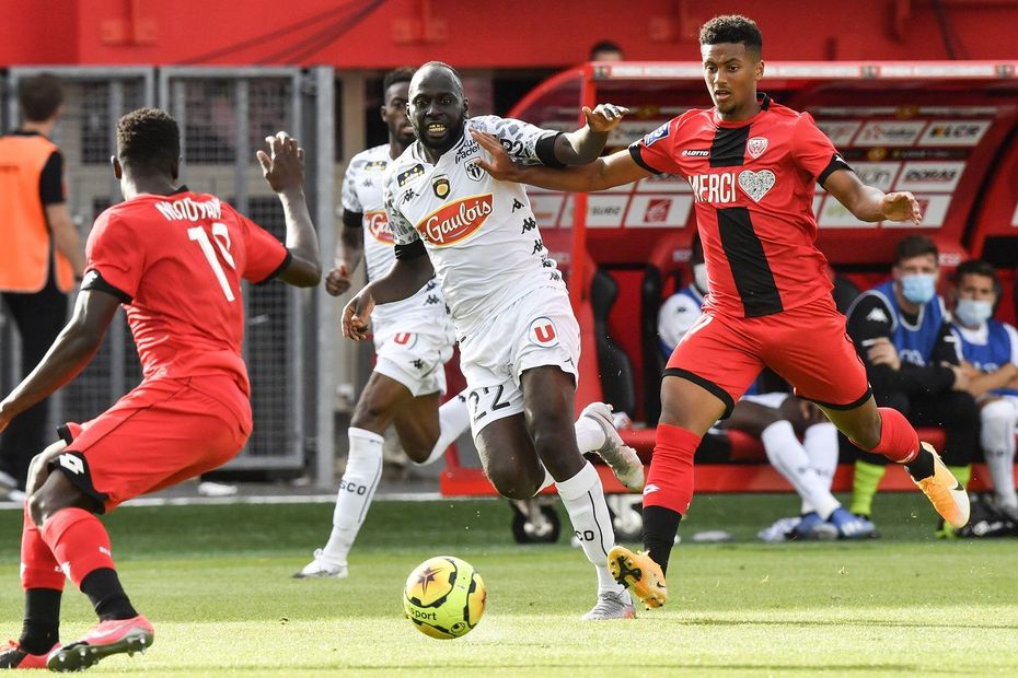 eleven positive cases for Covid-19 in Lorient, danger in the FC Lorient-DFCO match on Sunday