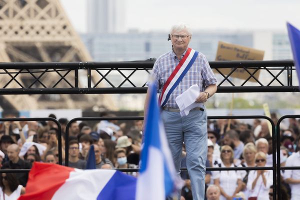 José Evrard, en juillet 2021, lors d'une manifestation contre le pass sanitaire à Paris.