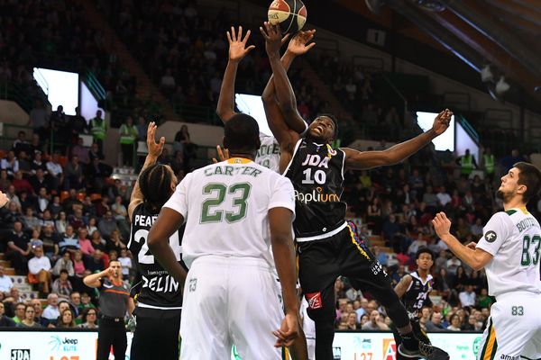 La JDA voit sa série de victoire stoppée par le Limoges CSP.