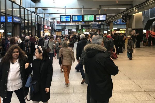 Le hall de la gare Montparnasse