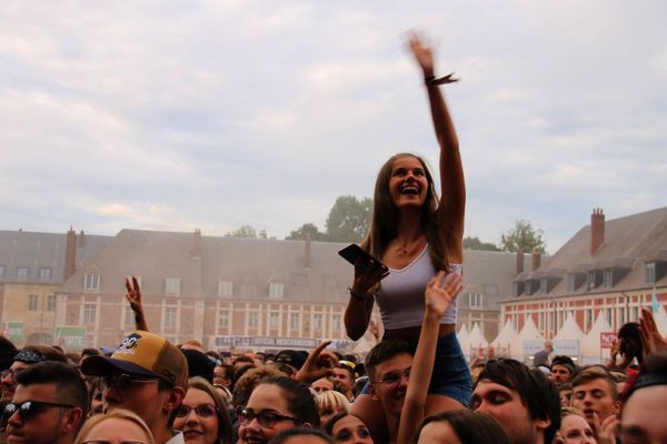 Le public du Main Square, à la Citadelle d'Arras, en 2019.