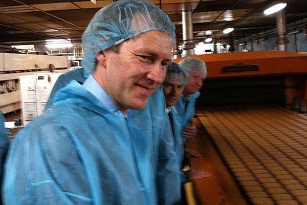 Le ministre chargé de l'agroalimentaire ce vendredi matin pendant sa visite de la Biscuiterie de l'Abbaye, dans l'Orne