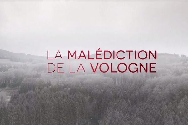 La série de 5 épisodes s'intitule "La malédiction de la Vologne". Elle retrace l'affaire Grégory. Un "objet judiciaire non identifié, où chacun projette sa part de vérité". 