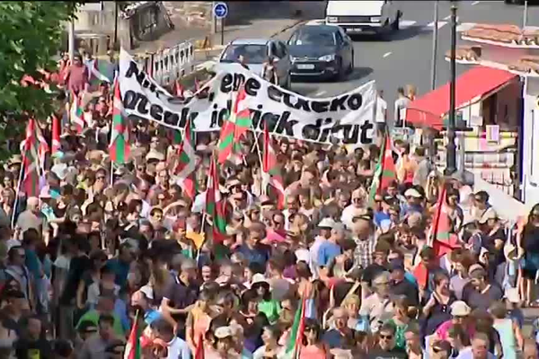 Saint Jean Pied De Port Manifestation Pour La Paix