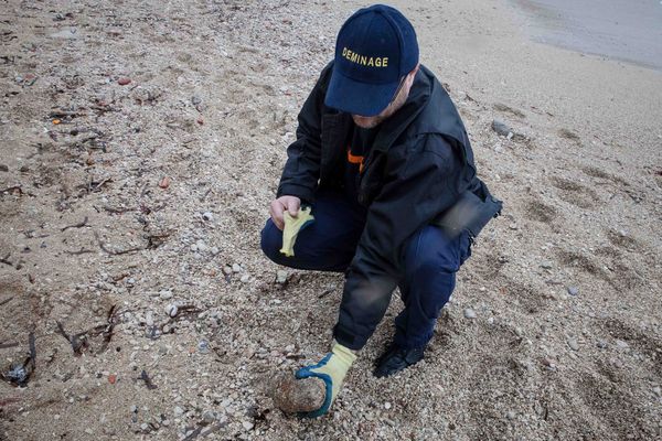 c'est l'obus qui a été retrouvé sur une plage de Marseille