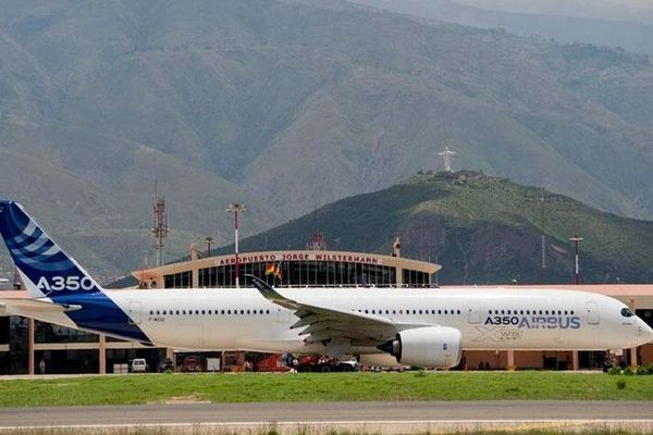 L'A350 XWB sur l'aéroport Jorge Wilstermann à Cochabamba en Bolivie