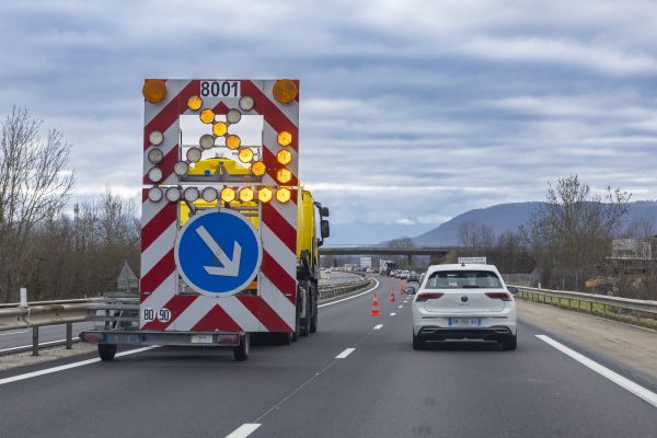 L'autoroute A84 est coupée dans le sens Rennes-Caen, sur environ 15 kilomètres, entre les échangeurs n°32 (Saint-James) et n°33 (Poilley), pour une durée indéterminée. (Image d'illustration)