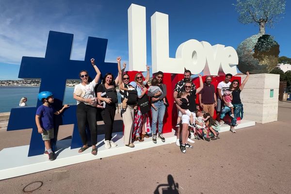 À Nice, un allaitement collectif pour casser les préjugés.