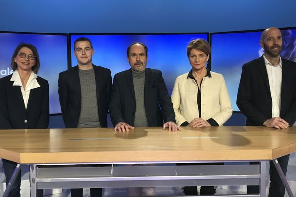 Les candidats : Marie-Cécile Duchesne, Erwan Rougier, Hubert Sevin, Isabelle Le Callennec, et Nicolas Kerdraon. 