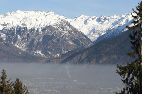 Nuage de pollution sur la vallée